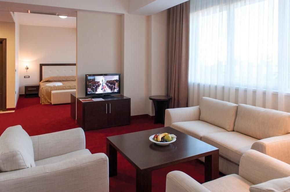 Tcc Grand Plaza Hotel Skopje Exterior photo
