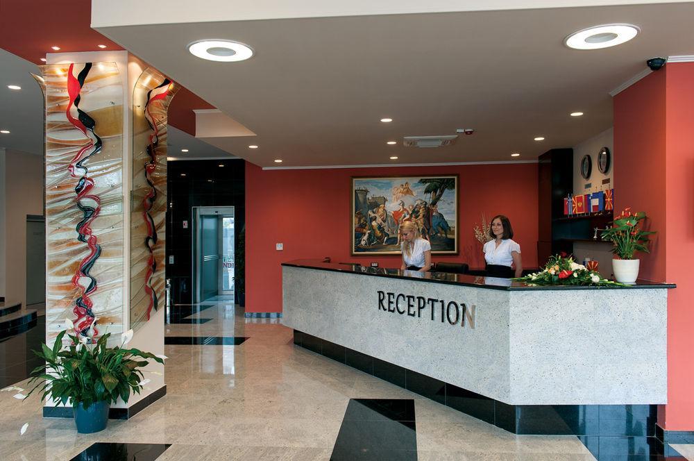 Tcc Grand Plaza Hotel Skopje Exterior photo